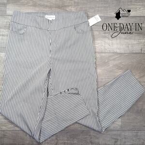 Southern Lady Pull On Cropped Pants Size 10